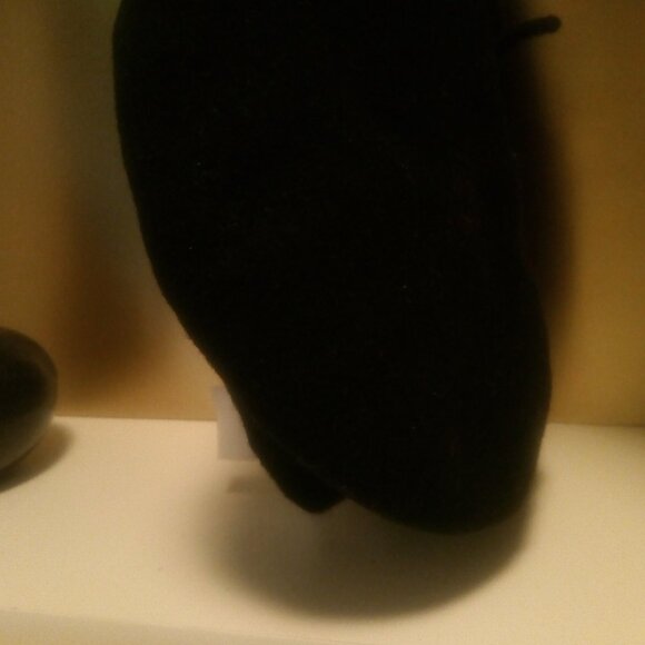 Holt Renfrew Wool Beret - Picture 3 of 3
